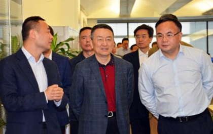 中宣部版权管理局调研组莅临z6尊龙软件考察调研