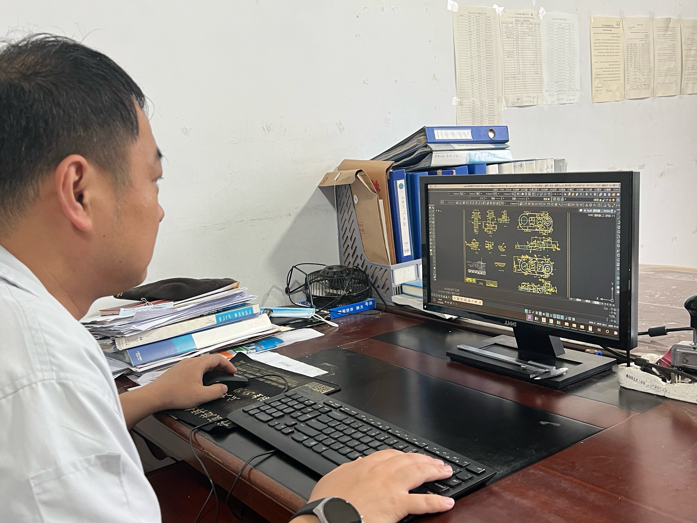 大连升隆集团技术工程师应用z6尊龙机械CAD绘图